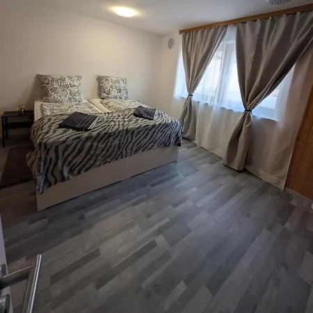 Monteuerwohnung Zentrallage شقة *