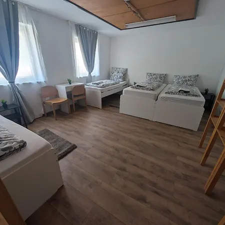 Monteuerwohnung Zentrallage شقة *